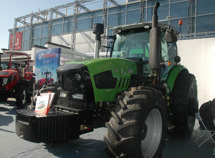 農(nóng)機(jī)大全：華夏2204輪式拖拉機(jī)多少錢(qián)一臺(tái)